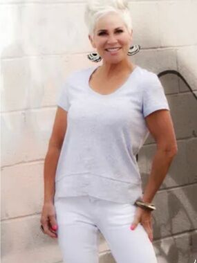 ***Lilla /P White Short-Sleeve Scoop Neck Tee in 100% Pima Cotton Seams